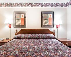 Econo Lodge Mc Donough