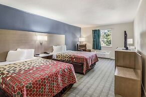 Econo Lodge Cherry Point