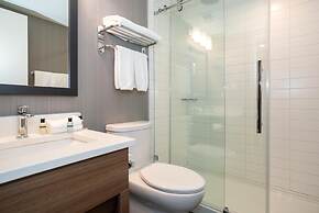 Sandman Signature Calgary Downtown Hotel