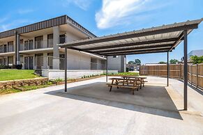 Super 8 by Wyndham Longview/North