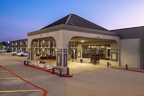 Super 8 by Wyndham Longview/North