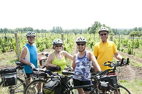 Ramada by Wyndham Belleville Harbourview Conference Centre