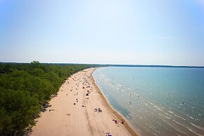 Ramada by Wyndham Belleville Harbourview Conference Centre