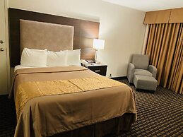 Ramada by Wyndham Belleville Harbourview Conference Centre