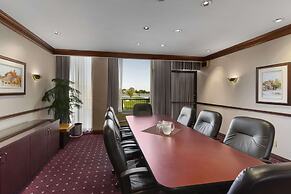Ramada by Wyndham Belleville Harbourview Conference Centre