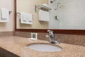 Ramada by Wyndham Belleville Harbourview Conference Centre