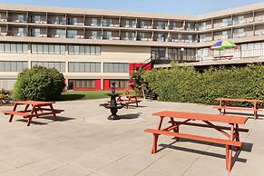 Ramada by Wyndham Belleville Harbourview Conference Centre