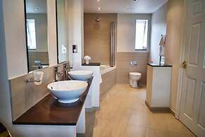 The Chequers Hotel