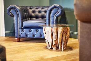 The Chequers Hotel