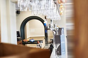 The Chequers Hotel