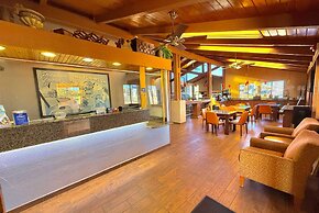 Super 8 by Wyndham Hutchinson