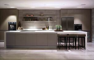 New World Makati Hotel