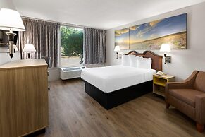 Days Inn by Wyndham Cambridge