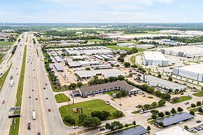 Days Inn by Wyndham McKinney