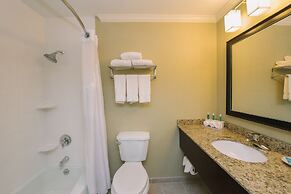 Holiday Inn Express & Suites Merrimack by IHG