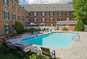 Holiday Inn Express & Suites Merrimack by IHG