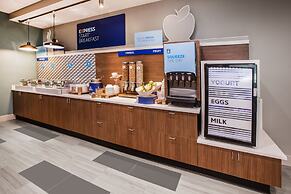 Holiday Inn Express & Suites Merrimack by IHG