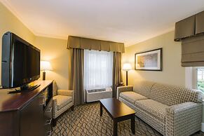 Holiday Inn Express & Suites Merrimack by IHG