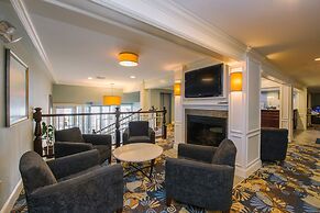 Holiday Inn Express & Suites Merrimack by IHG