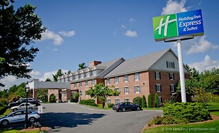 Holiday Inn Express & Suites Merrimack, an IHG Hotel