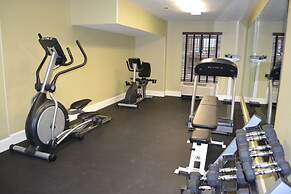 Holiday Inn Express & Suites Merrimack by IHG