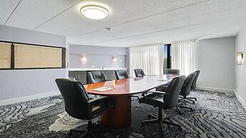Holiday Inn Chicago Nw Crystal Lk Conv Ctr by IHG
