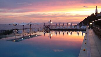Grand-Hôtel du Cap-Ferrat, A Four Seasons Hotel