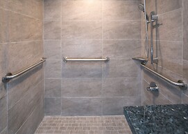 DoubleTree by Hilton Chico