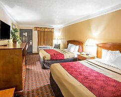 Econo Lodge North