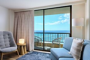 Hyatt Regency Waikiki Beach Resort & Spa