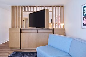 Hyatt Regency Waikiki Beach Resort & Spa