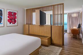 Hyatt Regency Waikiki Beach Resort & Spa