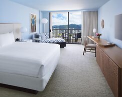 Hyatt Regency Waikiki Beach Resort & Spa