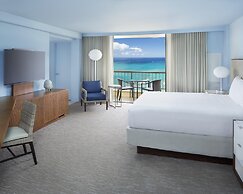 Hyatt Regency Waikiki Beach Resort & Spa