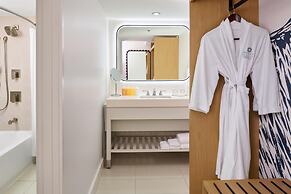 Hyatt Regency Waikiki Beach Resort & Spa