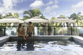 Hyatt Regency Waikiki Beach Resort & Spa