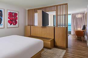 Hyatt Regency Waikiki Beach Resort & Spa