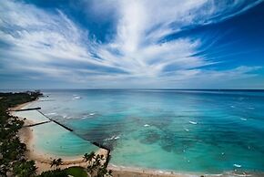 Hyatt Regency Waikiki Beach Resort & Spa