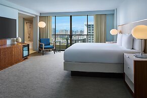 Hyatt Regency Waikiki Beach Resort & Spa