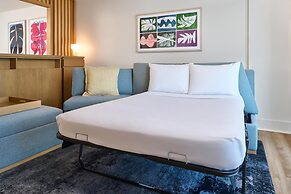 Hyatt Regency Waikiki Beach Resort & Spa