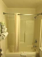 Super 8 by Wyndham Howe