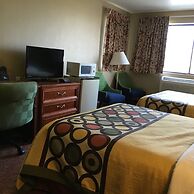 Super 8 by Wyndham Howe