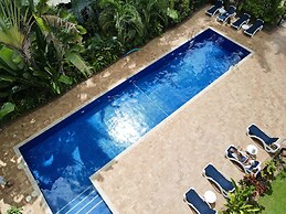 Agincourt Beachfront Apartments