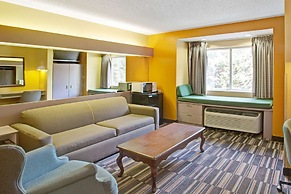 Microtel Inn & Suites by Wyndham Gatlinburg