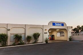Travelodge by Wyndham Los Banos CA