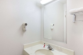 Travelodge by Wyndham Los Banos CA