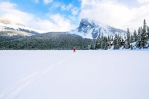 Emerald Lake Lodge