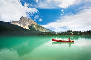 Emerald Lake Lodge