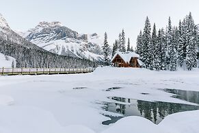 Emerald Lake Lodge