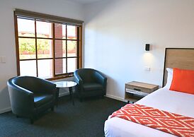 Peppermill Inn
